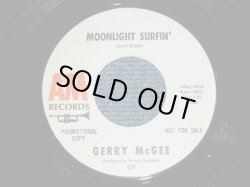 画像1: GERRY McGEE ( Of THE VENTURES' LEAD GUITARIST ) - MOONLIGHT SURFAIN' ( MINT-/MINT- )　/ 1965 US ORIGINAL White Label PROMO 7"45's Single