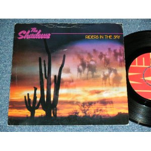 画像: The SHADOWS - RIDERS IN THE SKY  ( Exc/MINT- ) / 1980 UK ENGLAND   ORIGINAL Used 7" Single With PICTURE SLEEVE 