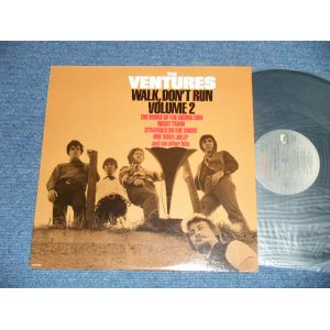 画像: THE VENTURES - WALK DON'T RUN VOL.2 ( Ex+++/MINT)  / 1982 US AMERICA REISSUE "10 TRACKS Version"  Used   LP 