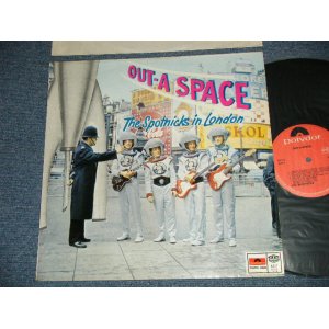 画像: The SPOTNICKS - IN LONDON : OUT-A-SPACE (Ex+/MINT Tape Seam ) / 1982 SWEDEN REISSUE Used LP