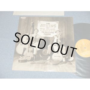 画像: CHET ATKINS and MERLE TRAVIS - THE ATKINS-TRAVIS  TRAVELING SHOW (Ex++/Ex+++ Looks:Ex++)  / 1974 US AMERICA ORIGINAL 1st Press "ORANGE Label" Used LP