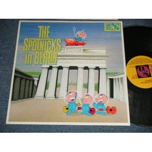 画像: The SPOTNICKS - IN BERLIN (MINT/MINT) / 1988 SWEDEN REISSUE Used LP