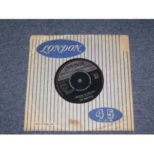 画像: THE RONETTES - WALKING IN THE RAIN /  1964 UK ORIGINAL 7" SINGLE  With Company Sleeve 