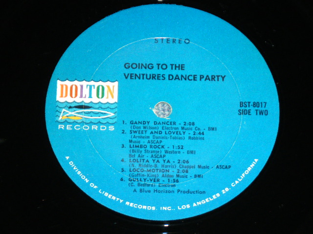 画像: THE VENTURES - GOING TO THE VENTURES PARTY ( BLUE with BLACK Print Label : MINT/Ex++) / 1964? RELEASE VERSION US Used  LP 