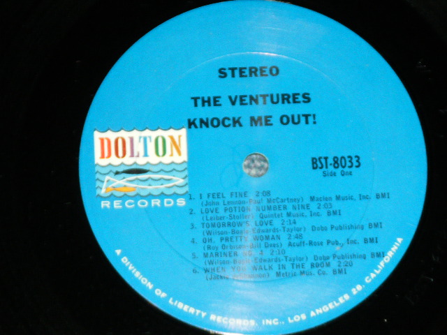 画像: THE VENTURES - KNOCK ME OUT (  US AMERICA ORIGINAL "BLUE with BLACK Print  Label :Without or NONE "TOMORROW'S LOVE" Version :  Matrix Number BST-8033  2 SIDE-1 1A1/  BST-8033 SIDE-2 1A   : Ex+++/MINT- ) / 1965 US ORIGINAL "BLUE with BLACK BLACK Print Label" STEREO Used  LP 