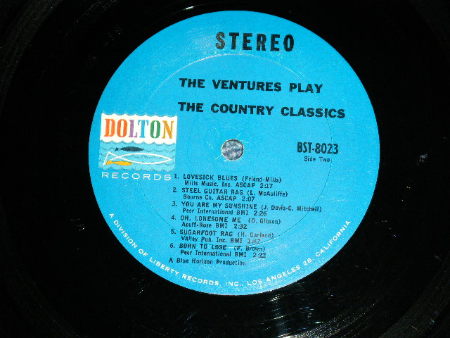 画像: THE VENTURES - Play COUNTRY CLASSICS ( First Cover Design : Matrix # A:BST 8023 SIDE 1  1A/B) BST 8023 SIDE 2  1A ; Ex++-/Ex++ ) / 1963 US AMERICA ORIGINAL "BLUE With BLACK PRINT Lavel" STEREO Used LP 