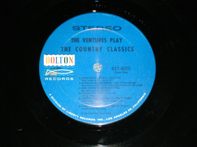 画像: THE VENTURES - Play COUNTRY CLASSICS ( First Cover Design : Matrix # A:BST 8023-1 SIDE 1 /B) BST 8023-1 SIDE 2  ; Ex,Ex-/Ex++ Looks:Ex ) / 1963 US AMERICA ORIGINAL "DARK BLUE With BLACK PRINT Lavel" STEREO Used LP 