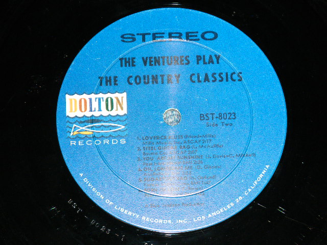 画像: THE VENTURES - Play COUNTRY CLASSICS ( First Cover Design : Matrix # A:BST 8023-1 SIDE 1 /B) BST 8023-1 SIDE 2  ; Ex++/Ex++ Looks: Ex+ ) / 1963 US AMERICA ORIGINAL "DARK BLUE With BLACK PRINT Lavel" STEREO Used LP 