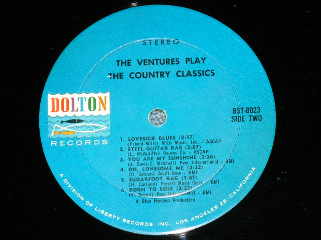 画像: THE VENTURES - Play COUNTRY CLASSICS ( First Cover Design : Matrix # A:BST 8023 S-1/B) BST 8023 S-2 ; VG+Ex++ Looks:Ex ) / 1963 US AMERICA ORIGINAL "BLUE With BLACK PRINT Lavel" STEREO Used LP 