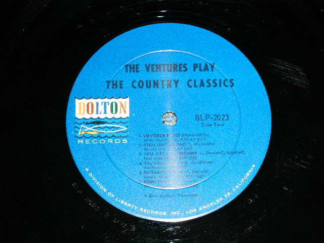 画像: THE VENTURES - Play COUNTRY CLASSICS ( First Cover Design : Matrix # A:BLP-2023-2-SIDE-1 1A/B) BLP-2023-2-SIDE-2  ; Ex+++/MINT- ) / 1963 US AMERICA ORIGINAL "DARK BLUE With BLACK PRINT Lavel" MONO Used LP 