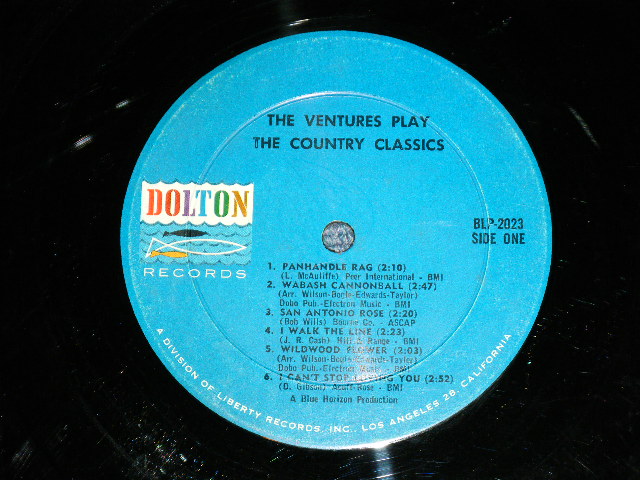 画像: THE VENTURES - Play COUNTRY CLASSICS ( First Cover Design : Matrix # A:BLP-2023-S1A/B) BLP-2023-S2   ; Ex+/Ex++ Looks:Ex++ ) / 1963 US AMERICA ORIGINAL "DARK BLUE With BLACK PRINT Lavel" MONO Used LP 