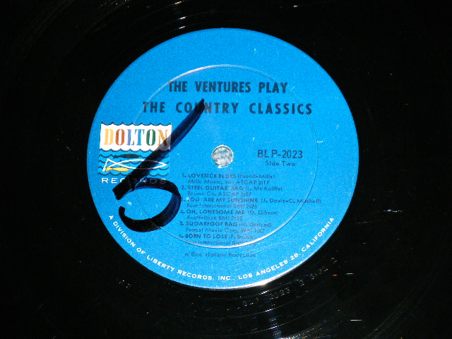 画像: THE VENTURES - Play COUNTRY CLASSICS ( First Cover Design : Matrix # A:BLP-2023-2-SIDE-1 1A/B) BLP-2023-2-SIDE-2   ; Ex/Ex++ ) / 1963 US AMERICA ORIGINAL "DARK BLUE With BLACK PRINT Lavel" MONO Used LP 