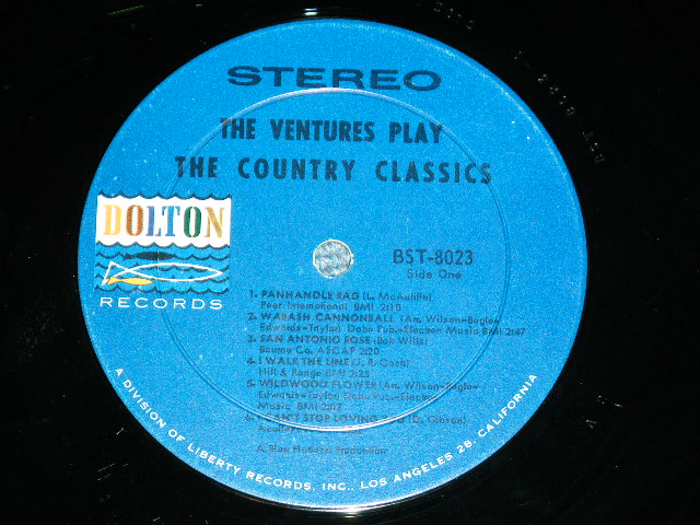 画像: THE VENTURES - Play COUNTRY CLASSICS ( First Cover Design : Matrix # A:BST 8023-1 SIDE 1 /B) BST 8023-1 SIDE 2  ; Ex++/Ex++ Looks: Ex+ ) / 1963 US AMERICA ORIGINAL "DARK BLUE With BLACK PRINT Lavel" STEREO Used LP 