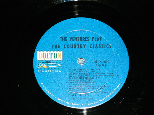 画像: THE VENTURES - I WALK THE LINE (aka Play COUNTRY CLASSICS) ( Second Cover Design : Matrix # A:BLP-2023-2 SIDE 1 /B) BLP-2023-2 SIDE 2  ; Ex+++/Ex+++  ) / 1965 US AMERICA ORIGINAL 'Second 2nd Press COVER' "DARK BLUE With BLACK PRINT Lavel" MONO Used LP 