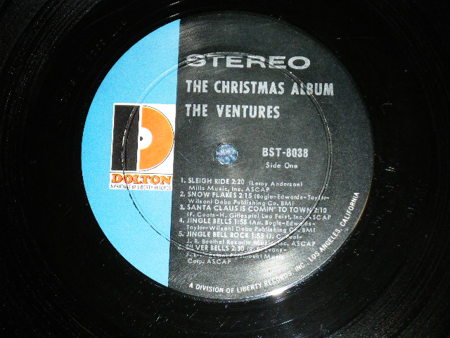 画像: THE VENTURES -  CHRISTMAS ALBUM ( Matrix Number A) 2 SIDE 1 B) 2 SIDE 2 :  Ex++/Ex++  )  /  1967 US AMERICA Version "'D' Mark Label" STEREO Used LP 