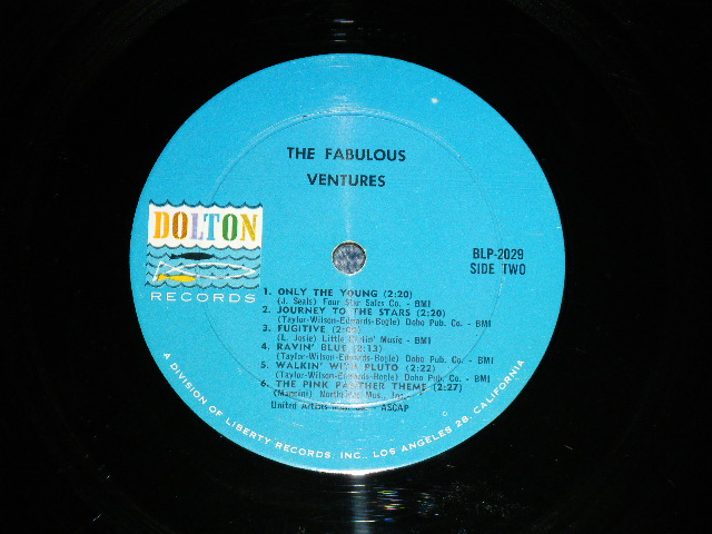 画像: THE VENTURES - THE FABULOUS VENTURES ( Matrix # A)BLP-2029,1 / B)BLP-2029-1-SIDE,2 ; DARK BLUE with BLACK Print Label: Ex/Ex++,Ex+) / 1964  US AMERICA  ORIGINAL "2nd press Label" MONO Used   LP