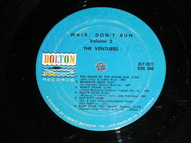 画像: THE VENTURES - WALK DON'T RUN VOL.2 : 2nd Press Version Front Cover  (Matrix #  BLP-2031-1 US & GB PAT # /  BLP-2031-2 US & GB PAT #  ) (  VG+++/VG+++ )   )   / 1965 US AMERICA 2nd Press "BLUE with BLACK PRINT Label" MONO Used LP 