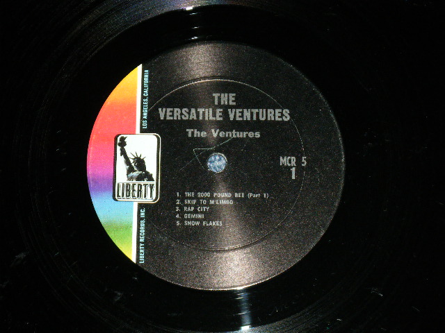 画像: THE VENTURES -  THE VERSATILE VENTURES  ( Matrix Number A) MCR-5 SIDE1 1-A /MCR5 SIDE 2-1A ) ( VG+++/Ex+  Looks:Ex- : EDSP)  /  1966 US AMERICA ORIGINAL MONO Used LP 