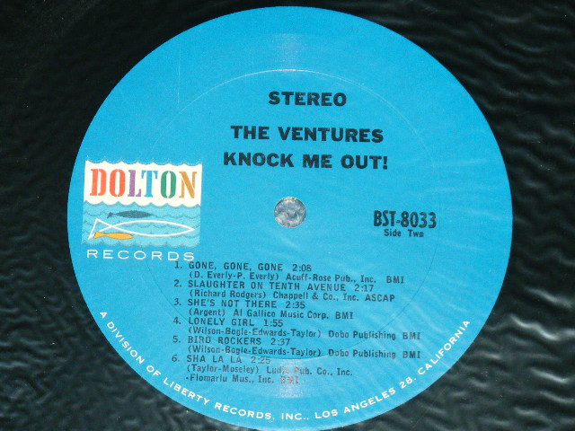 画像: THE VENTURES - KNOCK ME OUT ( Ex++/SEALE) / 1965 US ORIGINAL "BLUE with BLACK Print Label" STEREO "SEALED"  LP 