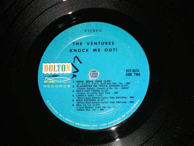 画像: THE VENTURES - KNOCK ME OUT (Without or NONE "TOMORROW'S LOVE" Version) (Matrix Number BST-8033-1 Re/  BST-8033-2) ( Ex/Ex++ : WOL, WOBC / 1965 US ORIGINAL "BLUE with BLACK BLACK Print Label" STEREO Used  LP 