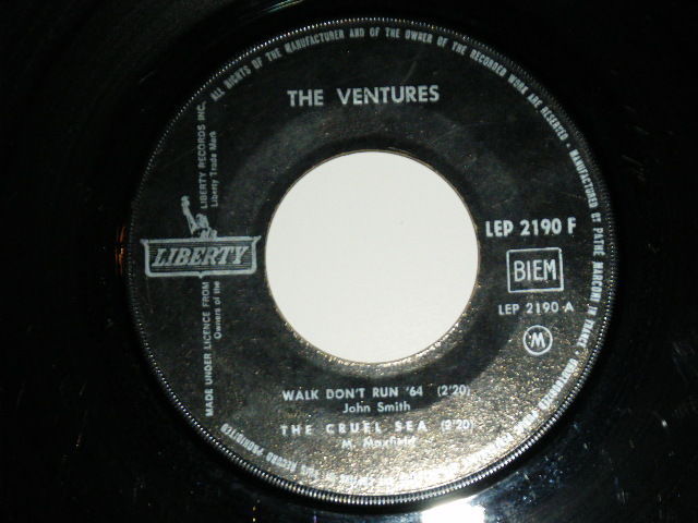 画像: THE VENTURES - WALK, DON'T RUN '64 ( Ex+,VG+++/Ex )  / 1960's  FRANCE Original 7" EP With PICTURE SLEEVE 