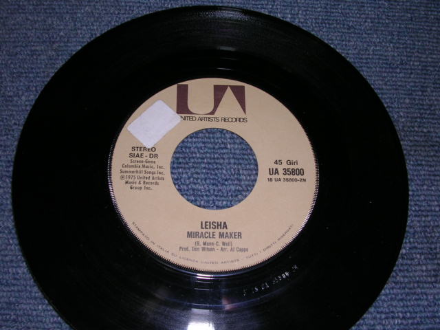 画像: LEISHA ( SUPORTED by THE VENTURES ) - FEELINGS  / 1975 ITALY  ORIGINAL 7"Single With PICTURE SLEEVE 